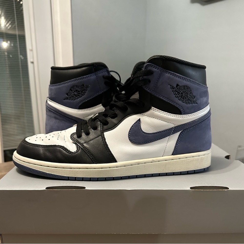 Air Jordan 1 Retro High OG 'Best Hand in the Game - Blue Moon'